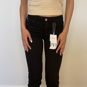 ZARA - Black Mid-Rise Skinny Jean - Size: 4 NWT